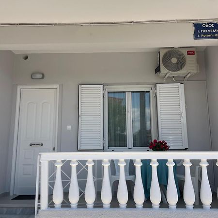 Kyma Luxury Suite Kiáton Zewnętrze zdjęcie