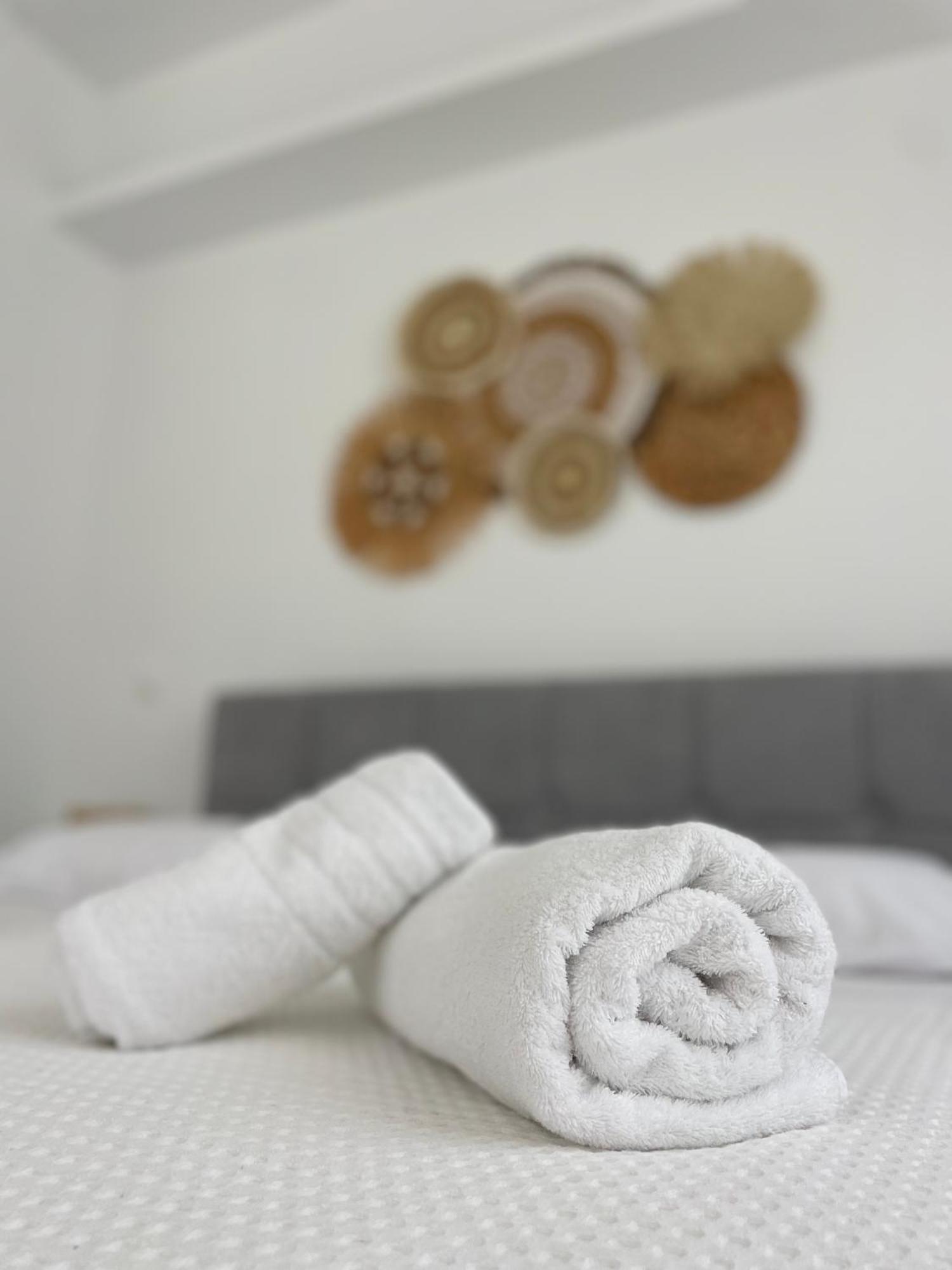 Kyma Luxury Suite Kiáton Zewnętrze zdjęcie