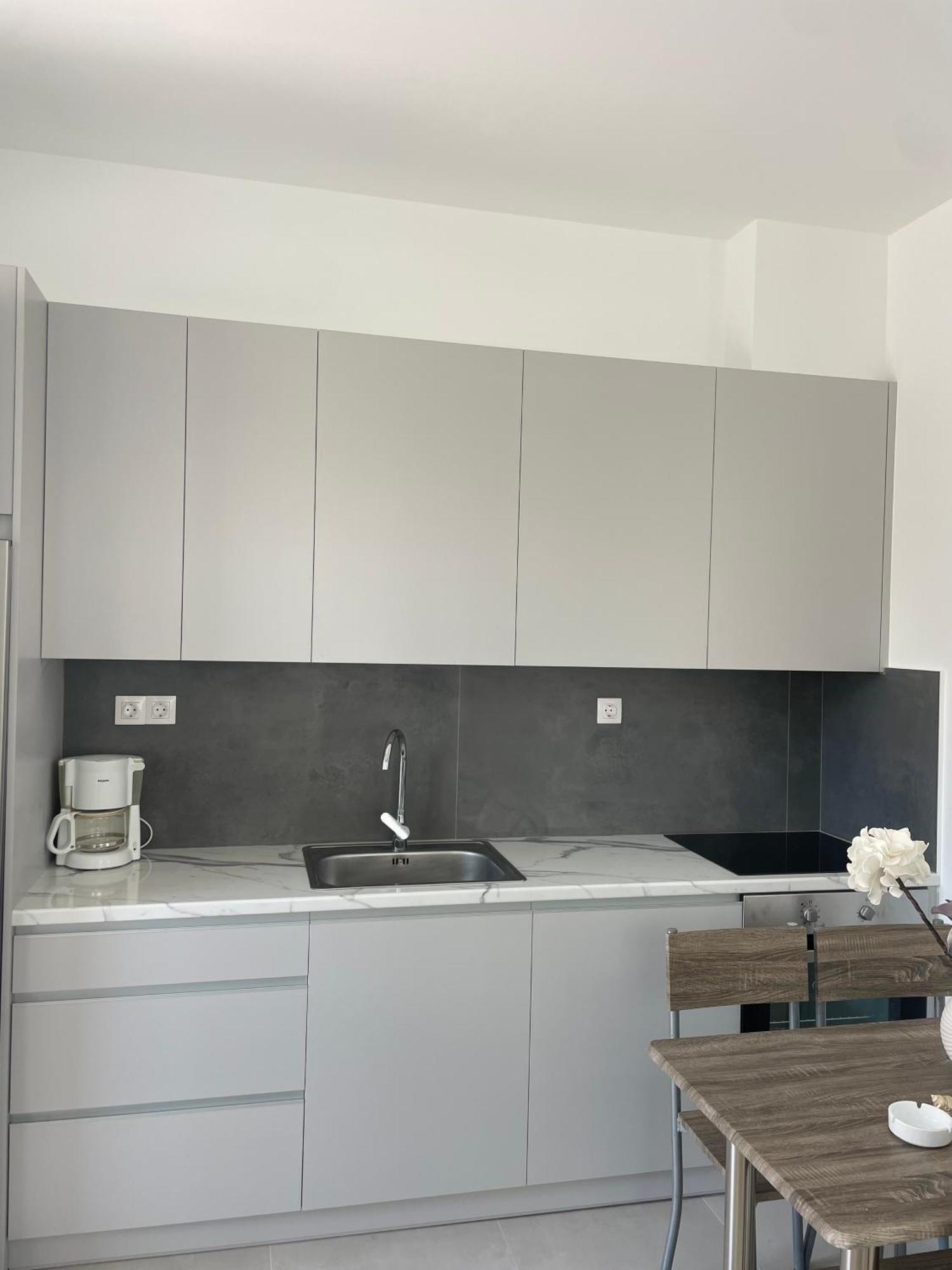 Kyma Luxury Suite Kiáton Zewnętrze zdjęcie