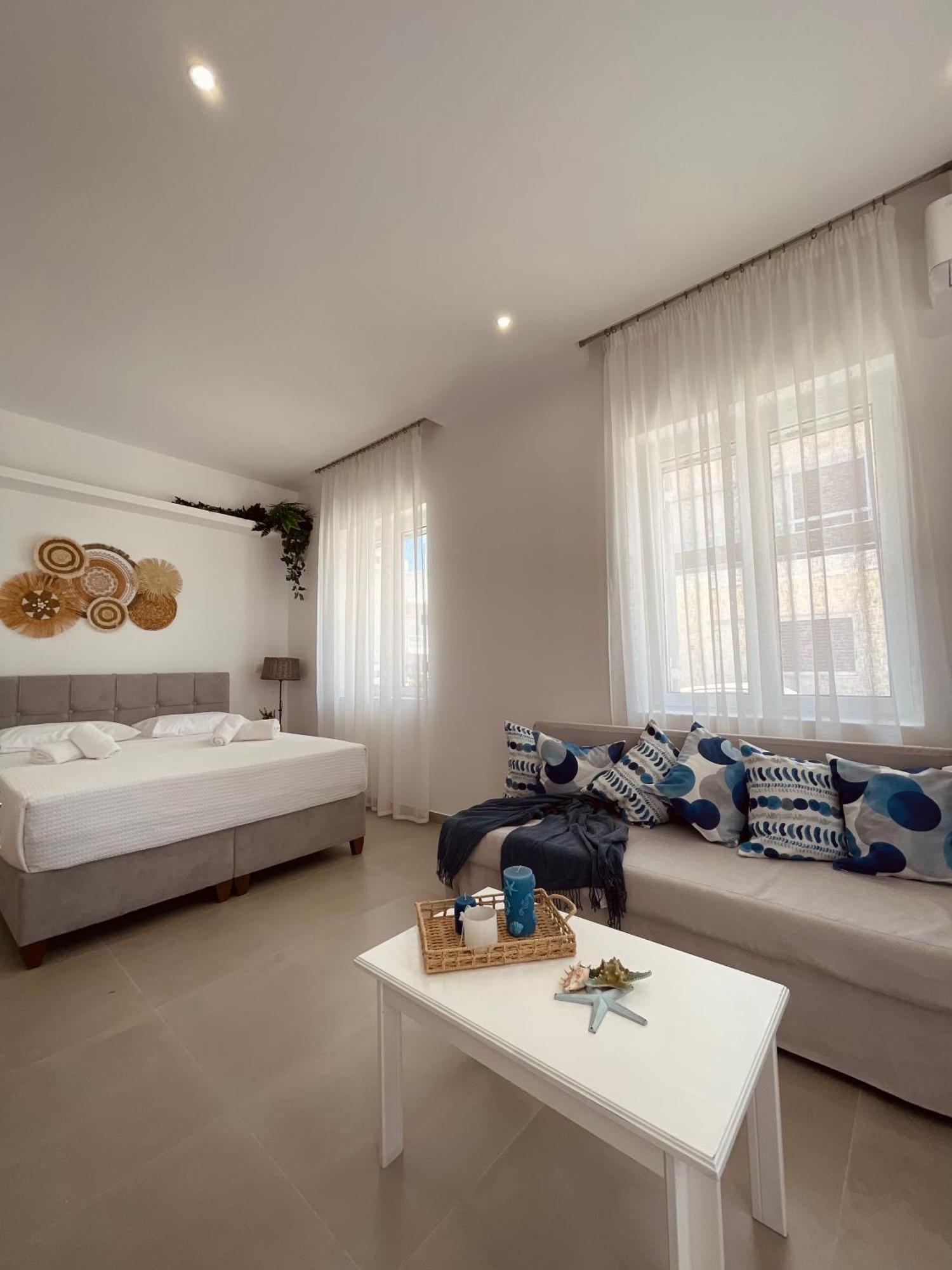 Kyma Luxury Suite Kiáton Zewnętrze zdjęcie
