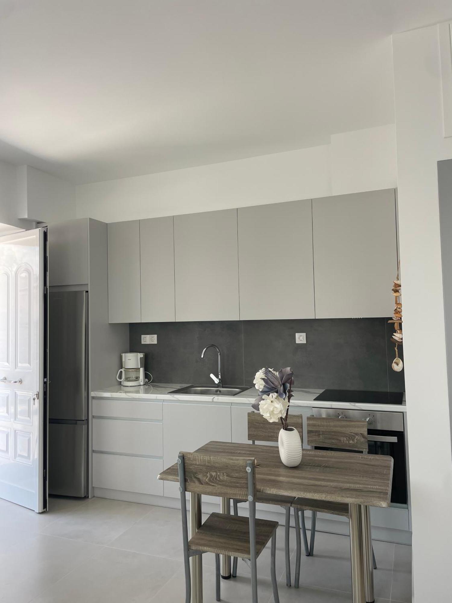 Kyma Luxury Suite Kiáton Zewnętrze zdjęcie