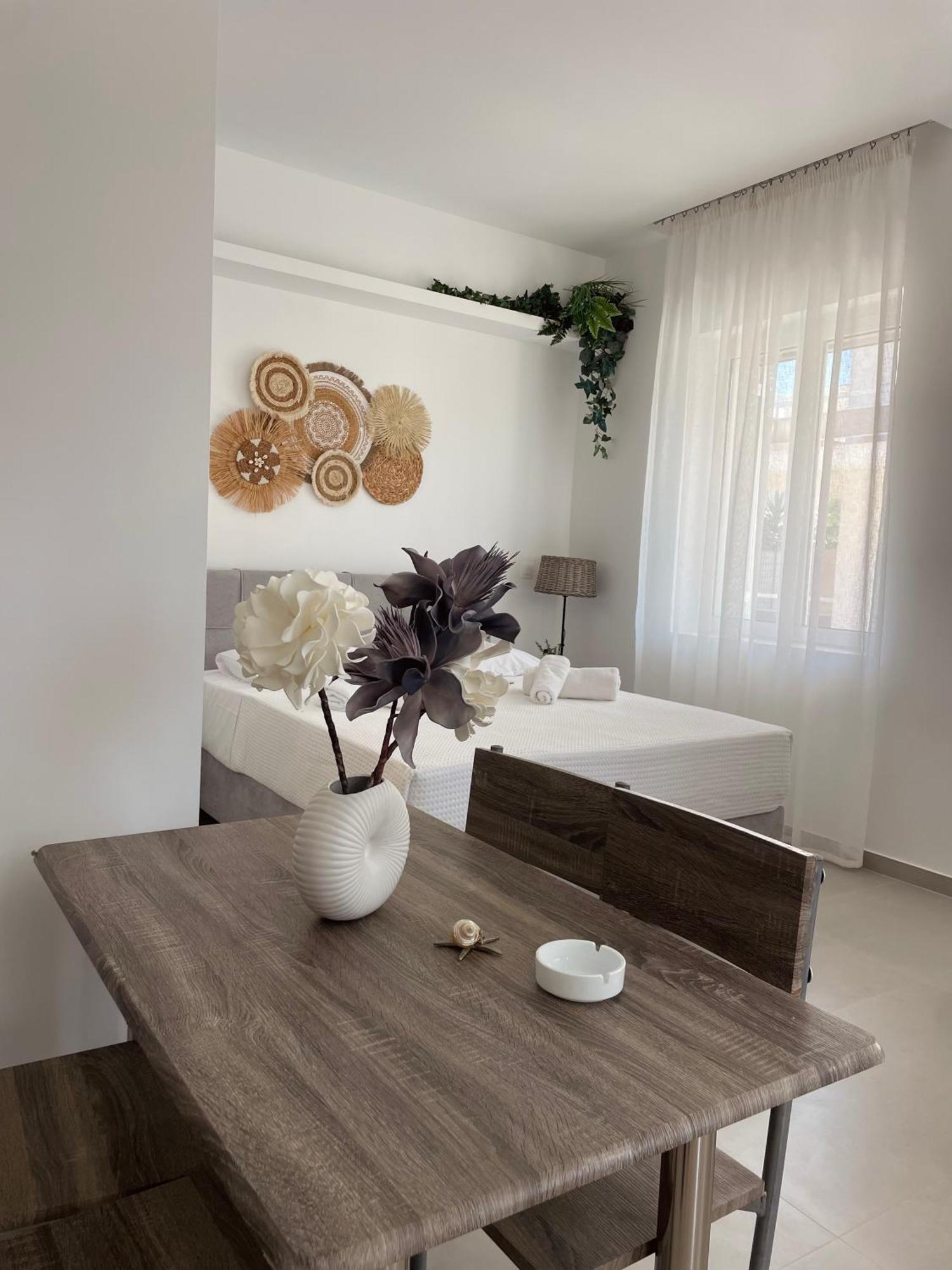 Kyma Luxury Suite Kiáton Zewnętrze zdjęcie